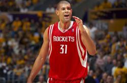 B体育网址-包含火箭巨星缺席比赛，球队战绩连败考验主帅智慧的词条