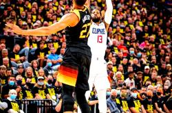 B体育培训-包含快船赢得刺激胜利，小卡表现抢眼的词条