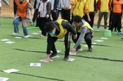 B体育新闻-包含球员技术比拼，挑战自我极限的词条