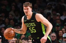 B体育官网-凯尔特人挽回连败，士气高昂的简单介绍