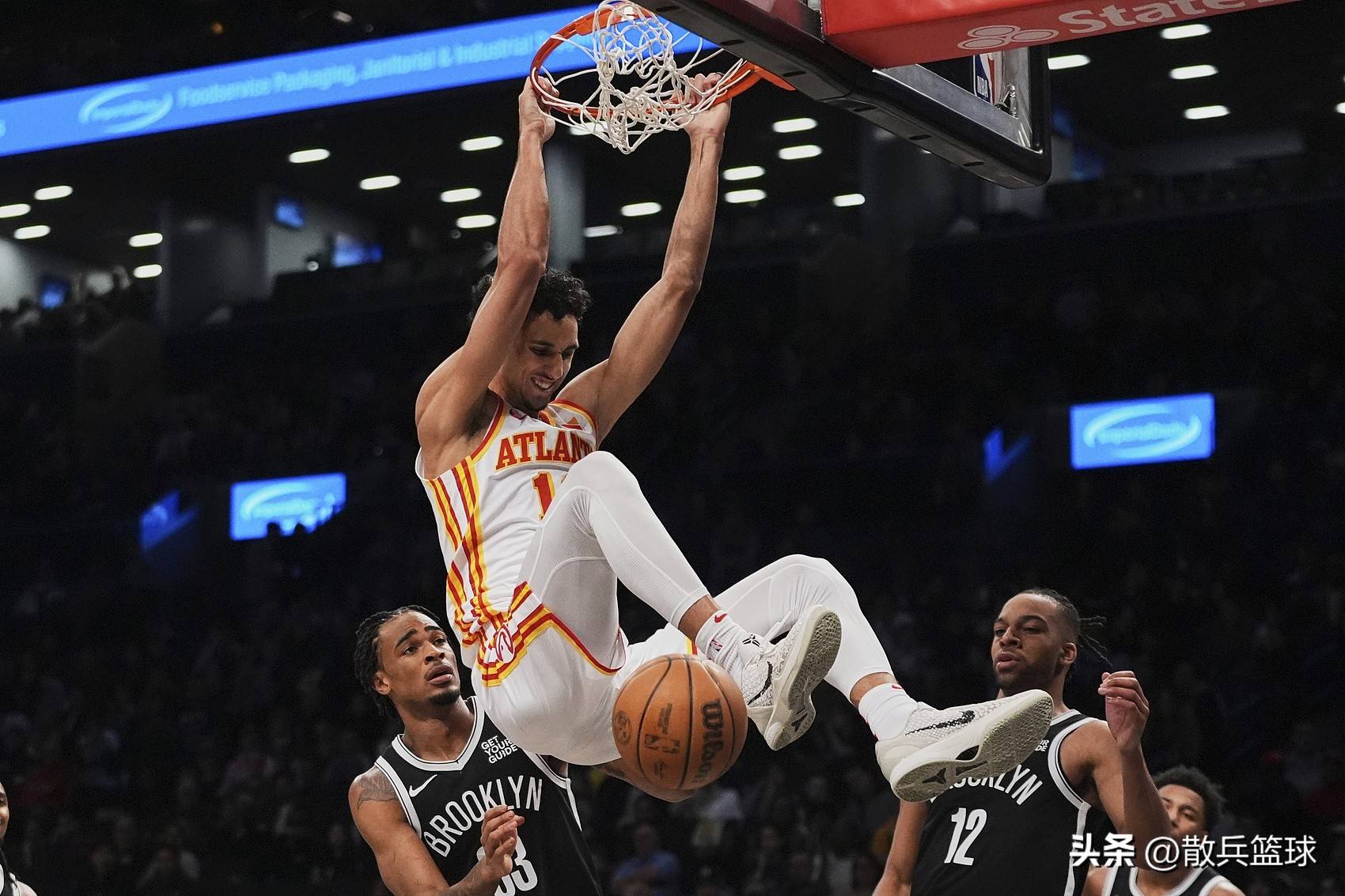 老鹰队凭实力取胜，反超对手晋级