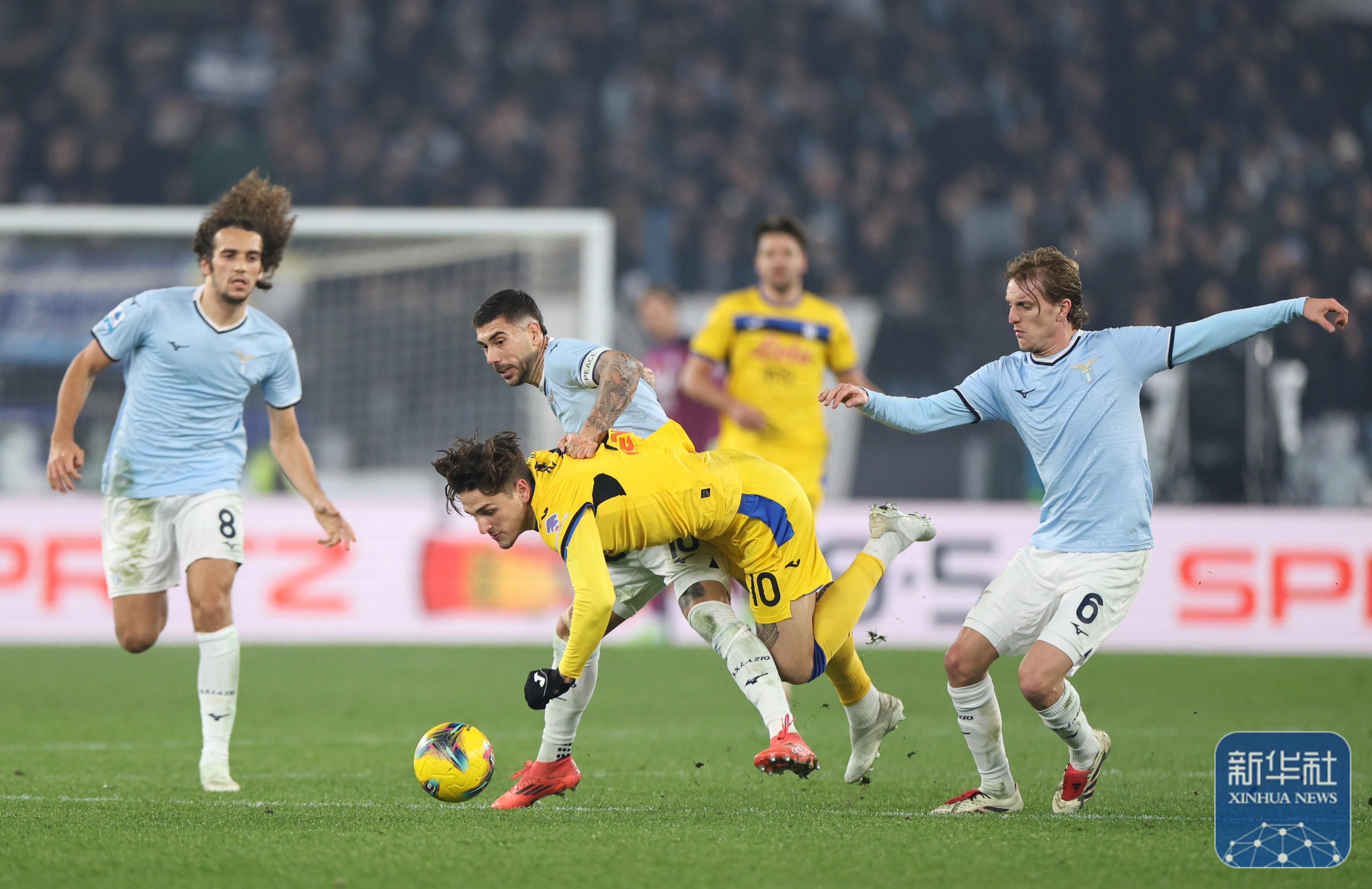 意甲赛场精彩绝伦，球员拼尽全力赛出风采的简单介绍