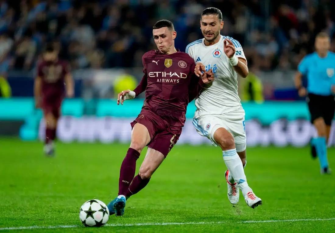 曼城横扫对手，夺得欧冠小组第一