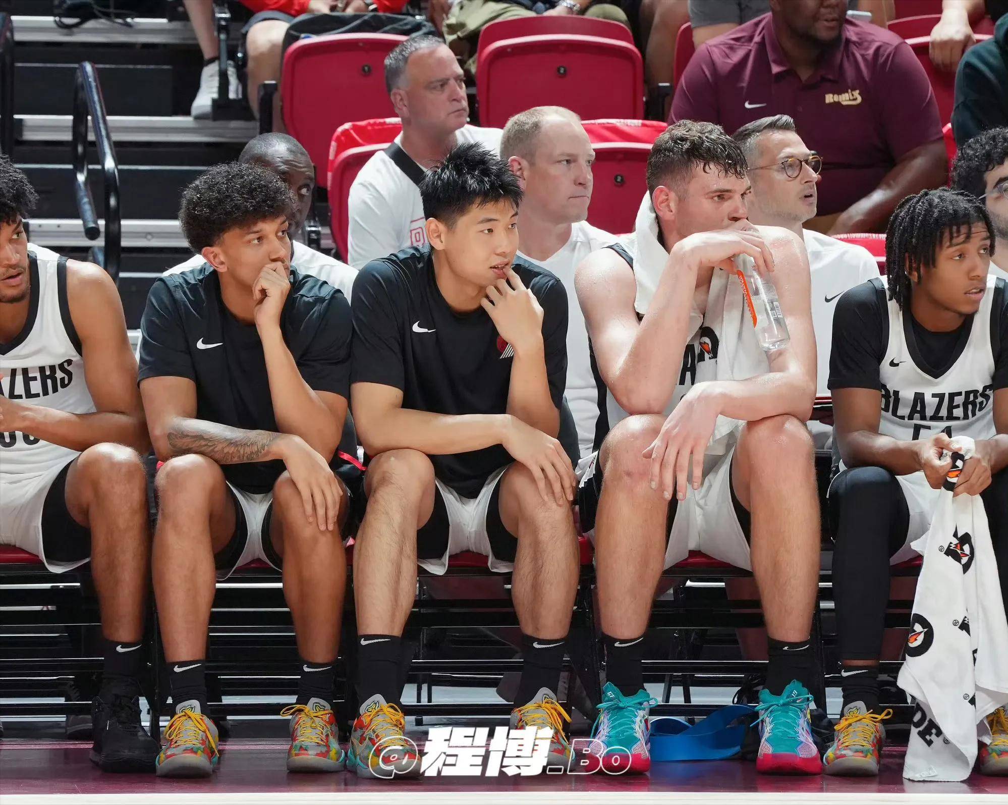 开拓者客场力克奇才，全队