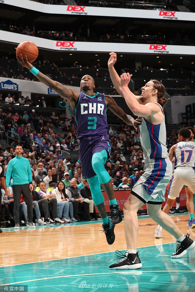 关于活塞擒胜黄蜂距离季后赛一步之遥的信息