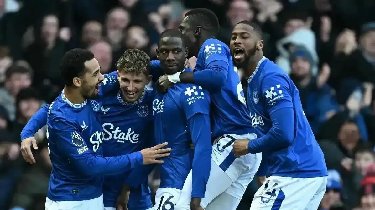 曼城客场不敌，再遭重创积分节节败退