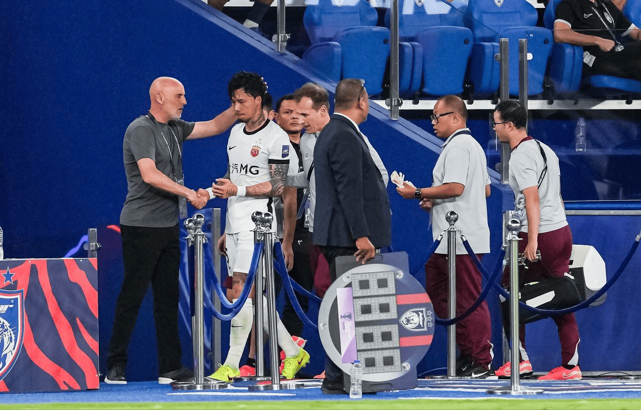 阿塞纳尔表现抢眼，球队晋级联赛